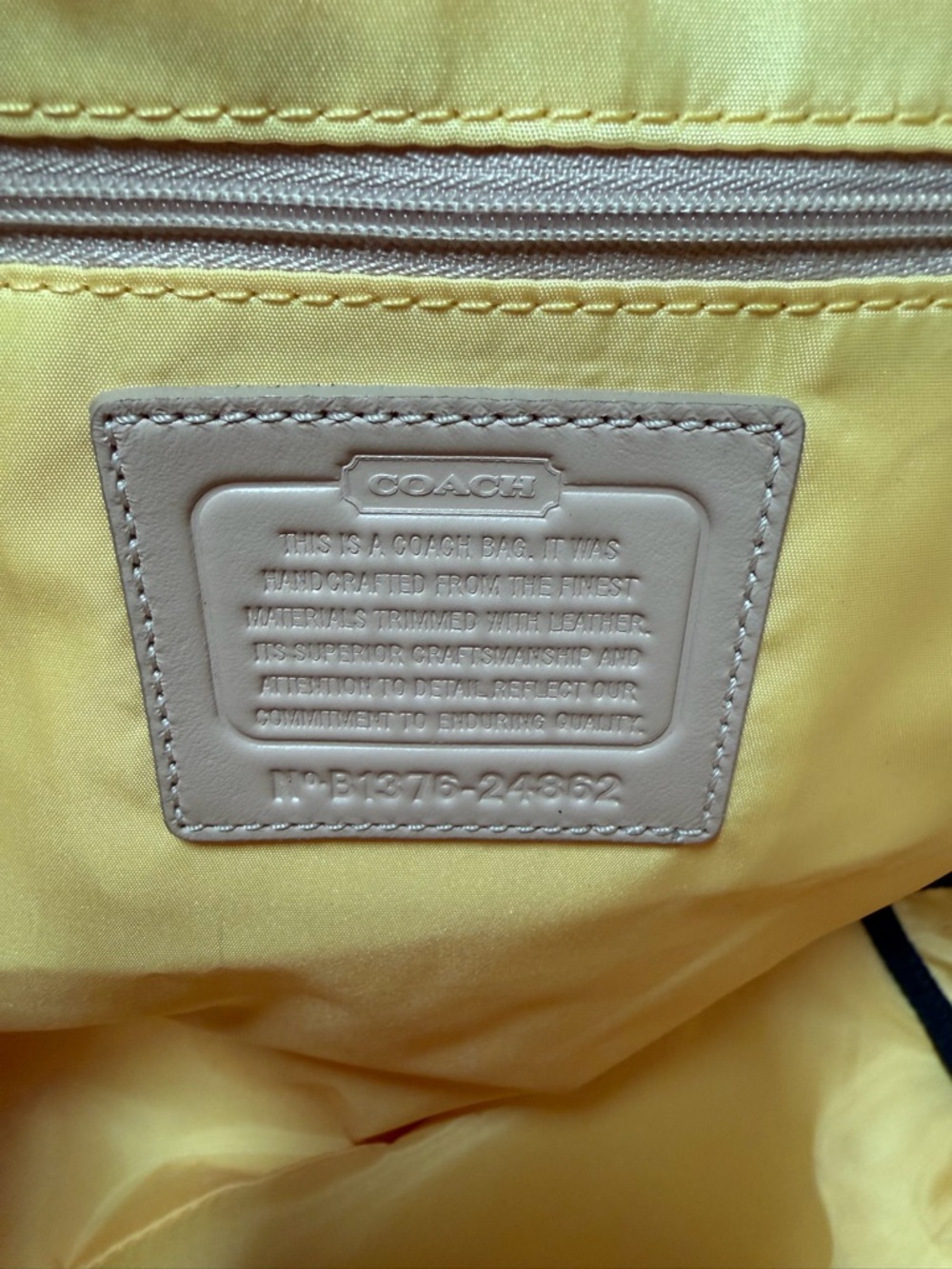 Coach pink shoulder Bag - Picture 7 of 11